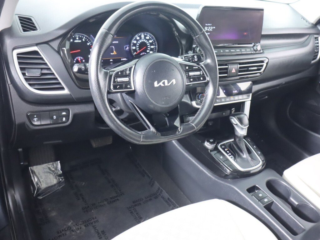 Used 2023 Kia Seltos SX w/ SX Sunroof Package AWD/4WD image 9