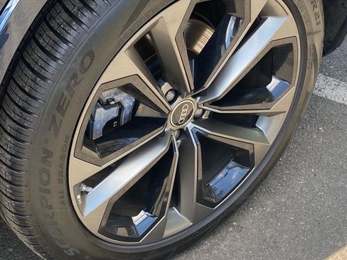 Used 2025 Audi Q7 3.0T Premium Plus AWD/4WD image 22