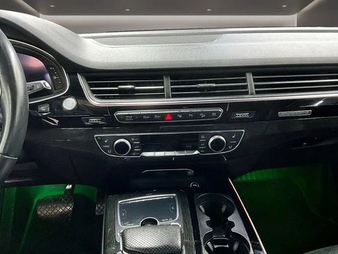 Used 2019 Audi Q7 3.0T Prestige w/ Prestige Package AWD/4WD image 9