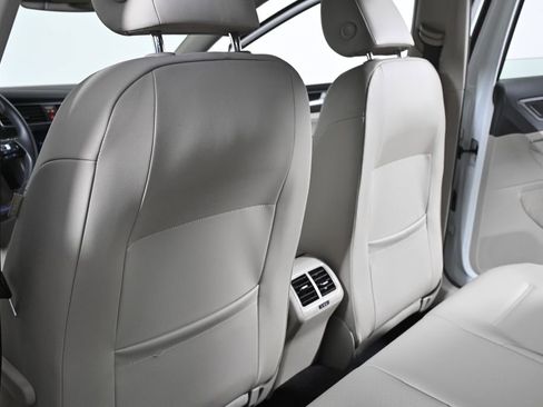 Used 2019 Volkswagen Golf Alltrack SE image 28