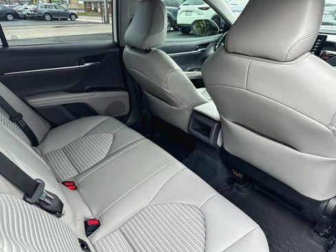 Used 2022 Toyota Camry SE FWD image 21