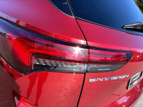 Used 2023 Buick Envision Essence image 28