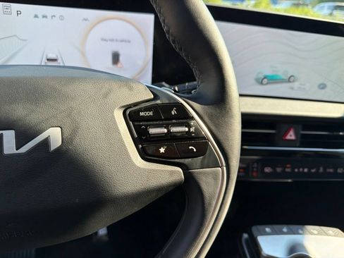 Certified 2023 Kia EV6 Wind AWD/4WD image 18