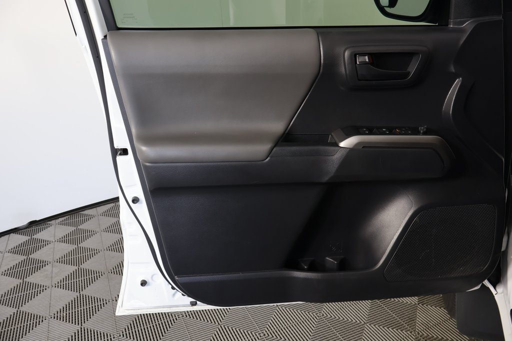 Used 2022 Toyota Tacoma SR5 RWD image 10