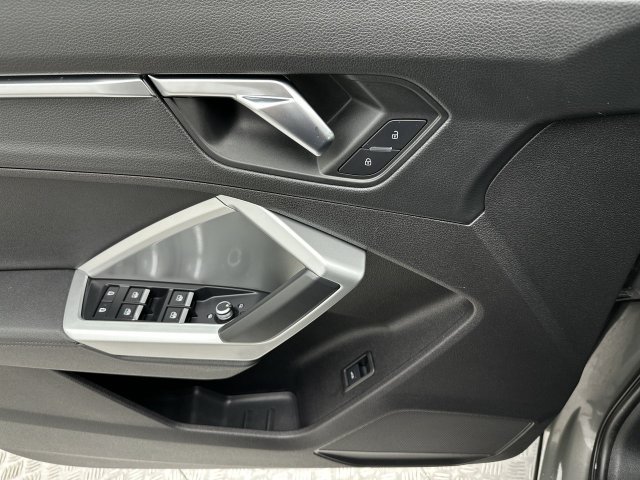 Used 2020 Audi Q3 2.0T Premium Plus w/ Premium Plus Package AWD/4WD image 13