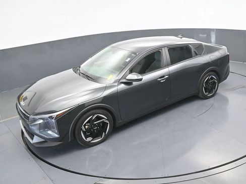 Used 2025 Kia K4 EX FWD image 45