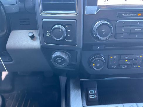 Used 2017 Ford F150 XLT w/ Equipment Group 302A Luxury AWD/4WD image 33