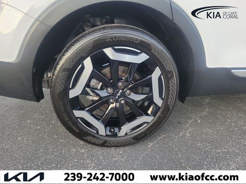 Certified 2025 Kia Telluride S FWD image 9