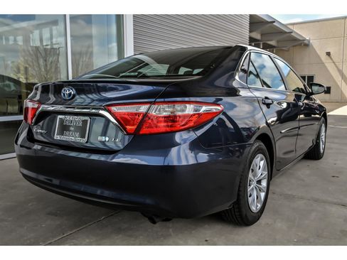 Used 2016 Toyota Camry LE image 8