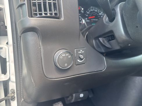 New 2026 Chevrolet Express 2500 w/ Driver Convenience Package RWD image 15