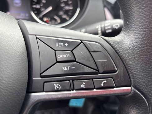 Used 2021 Nissan Rogue Sport S image 25