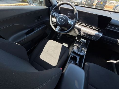 Used 2025 Hyundai Kona SEL image 35