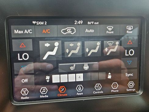 Used 2020 Jeep Cherokee Latitude Plus w/ Comfort/Convenience Group AWD/4WD image 37