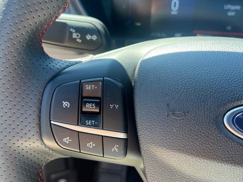 Used 2025 Ford Escape ST-Line FWD image 25