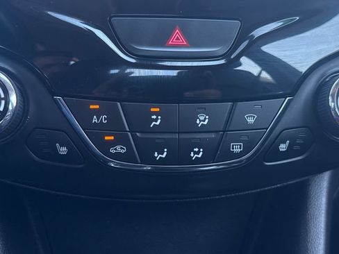 Used 2017 Chevrolet Cruze Premier FWD image 31
