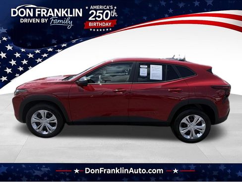 Used 2026 Chevrolet Trax LS FWD image 1