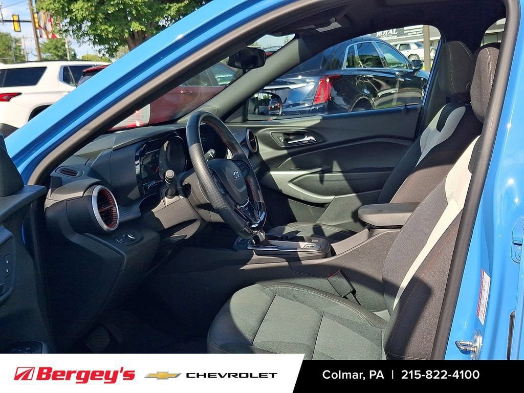 Certified 2024 Chevrolet Trax RS w/ Sunroof Package FWD image 16