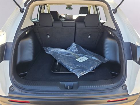 Certified 2025 Honda HR-V LX image 28