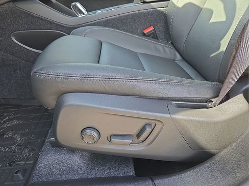 New 2026 Volvo XC40 B5 Ultra w/ Protection Package Premier image 24