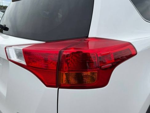 Used 2013 Toyota RAV4 LE AWD/4WD image 13