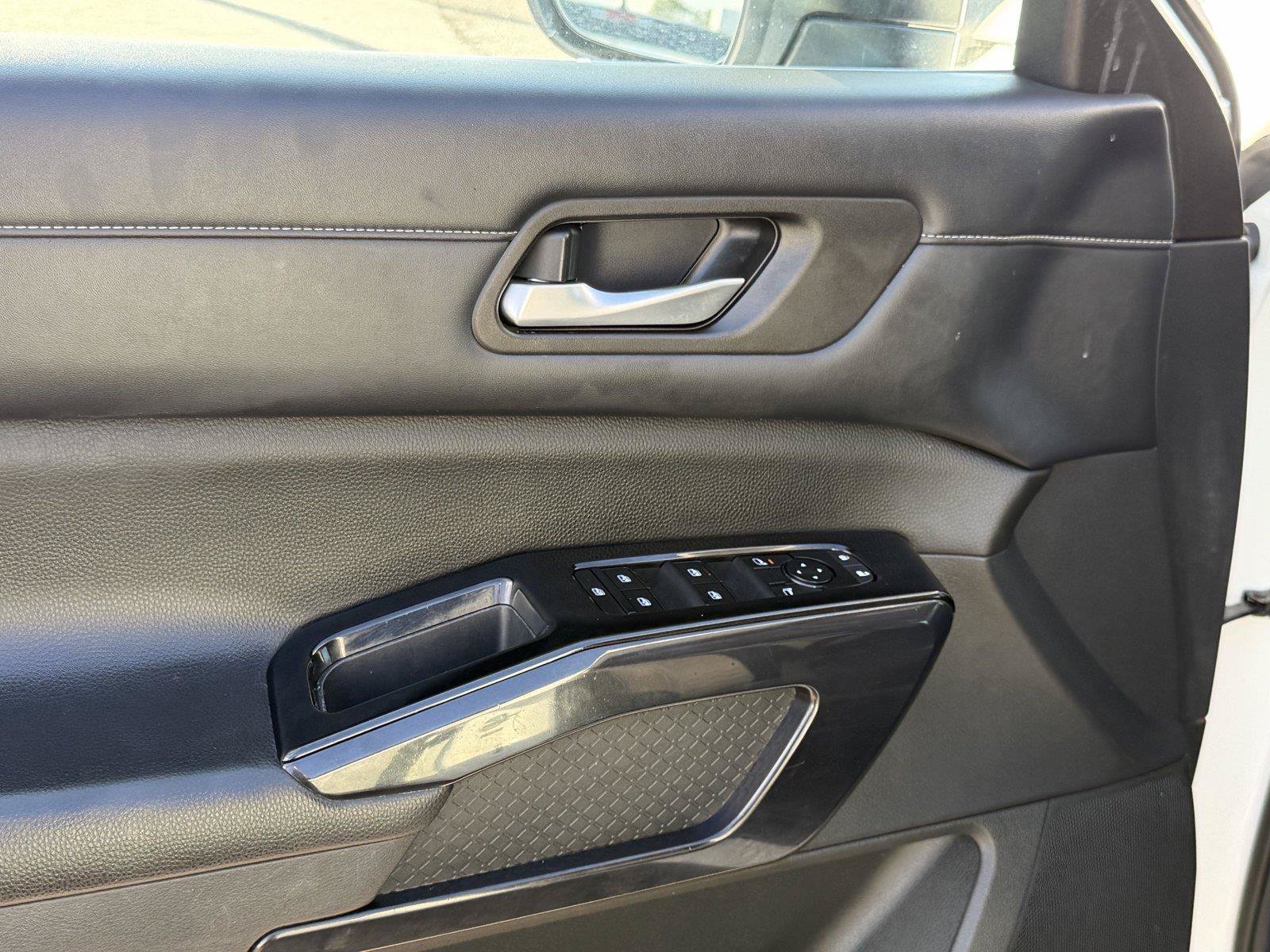 Used 2022 Nissan Pathfinder SV FWD image 13