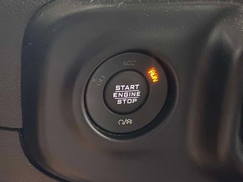 Used 2020 Jeep Wrangler Unlimited Sahara w/ Uconnect 4C Nav & Sound Group AWD/4WD image 23