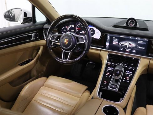 Used 2018 Porsche Panamera 4S image 17
