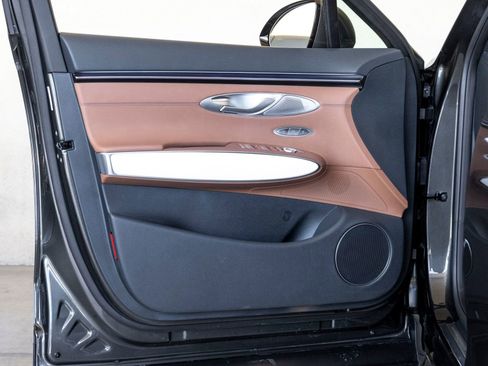 Used 2026 Genesis GV70 2.5T Advanced image 13