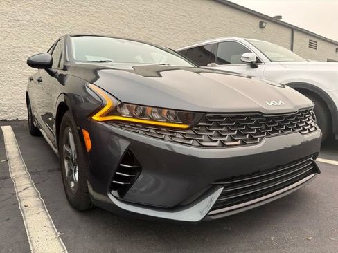 Used 2022 Kia K5 LXS FWD image 3