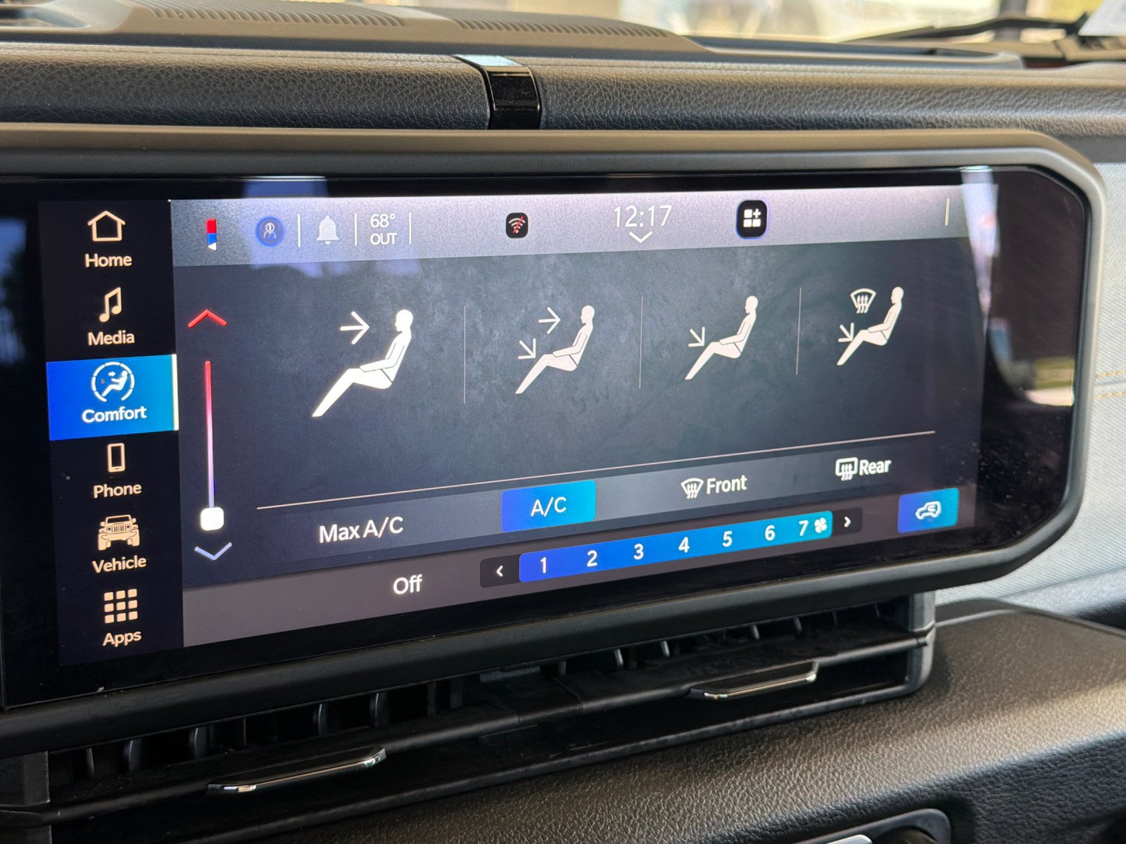 Used 2025 Jeep Wrangler Unlimited Sport AWD/4WD image 22