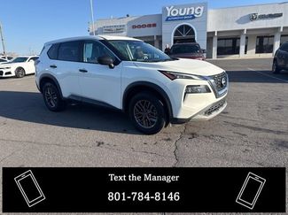 Used 2023 Nissan Rogue S video 1