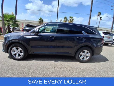 Used 2026 Kia Sorento LX FWD image 4
