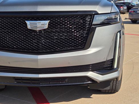 Used 2023 Cadillac Escalade Sport w/ LPO, ONYX Package AWD/4WD image 6