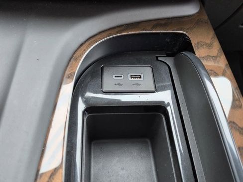 Certified 2024 Cadillac Escalade Sport Platinum w/ LPO, ONYX Package image 34