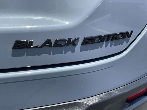 Used 2025 Honda Pilot Black Edition image 9