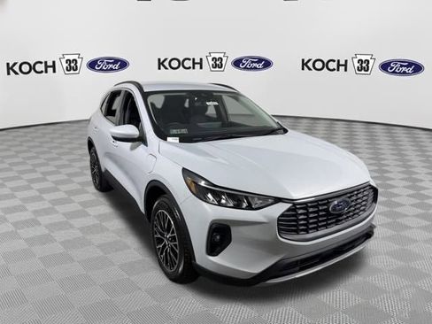 New 2026 Ford Escape SE w/ Class II Trailer Tow Package image 8