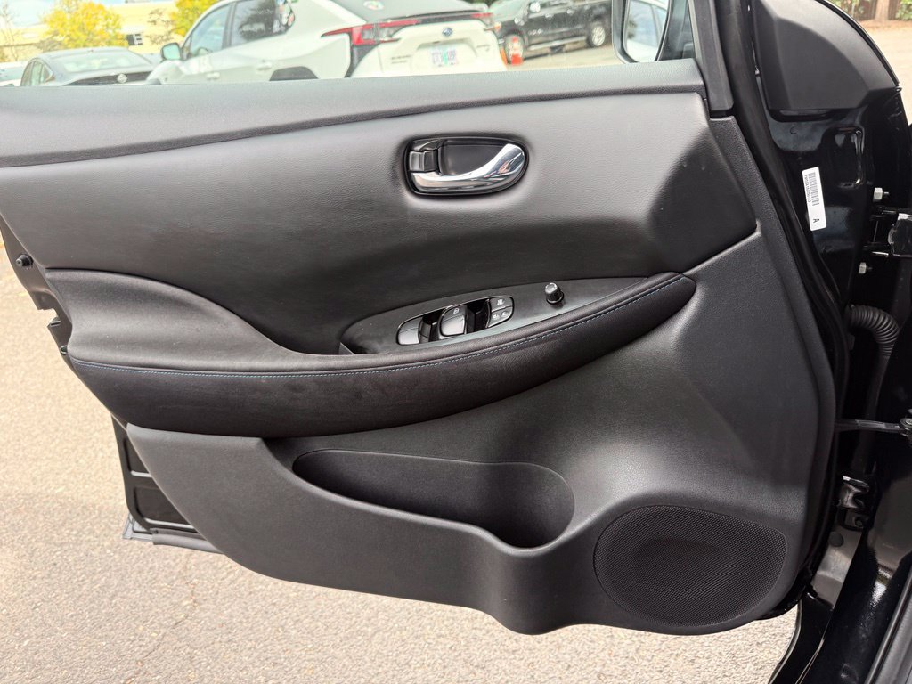 Used 2020 Nissan Leaf SV w/ Protection Package FWD image 15