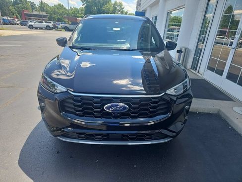 Used 2024 Ford Escape ST-Line Select w/ Tech Pack #2 AWD/4WD image 3