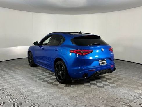 Used 2023 Alfa Romeo Stelvio Veloce image 7