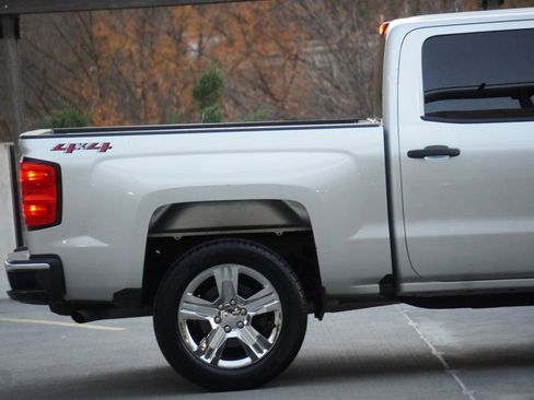 Used 2018 Chevrolet Silverado 1500 Custom w/ Custom Convenience Package image 31