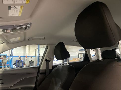 Certified 2024 Hyundai Kona SE image 18