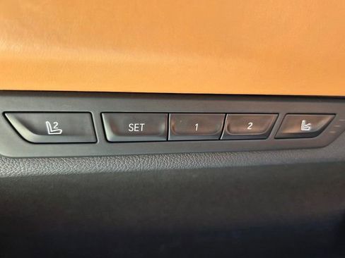 Used 2021 BMW 750i xDrive w/ Executive Package image 36