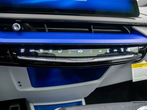 New 2026 Cadillac Optiq Luxury 1 image 25