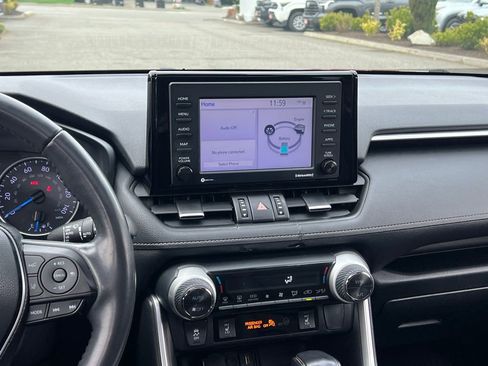 Used 2021 Toyota RAV4 XLE Premium image 20