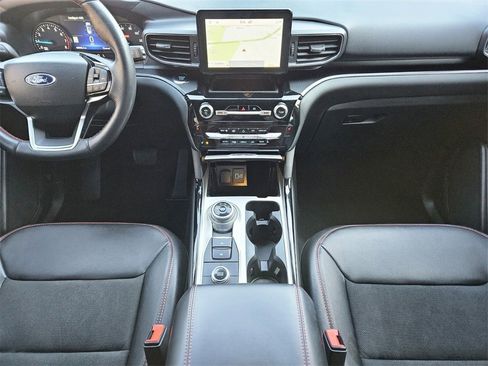 Used 2023 Ford Explorer ST-Line image 10