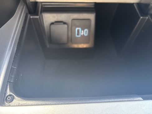 Used 2023 Ford Explorer ST-Line w/ Class IV Trailer Tow Package image 30