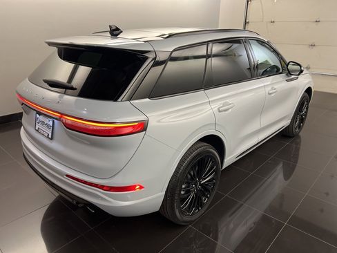 New 2026 Lincoln Corsair Premiere image 6