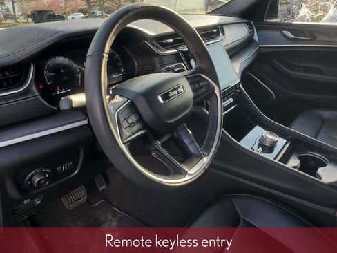 Used 2025 Jeep Grand Cherokee Limited w/ Black Appearance Package AWD/4WD image 22