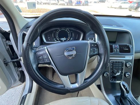 Used 2015 Volvo XC60 T6 Platinum image 33