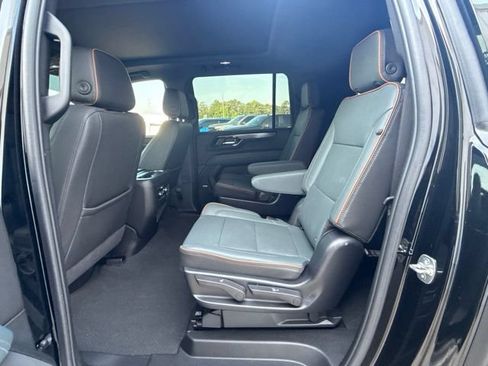 Used 2025 GMC Yukon XL AT4 w/ AT4 Premium Package AWD/4WD image 17